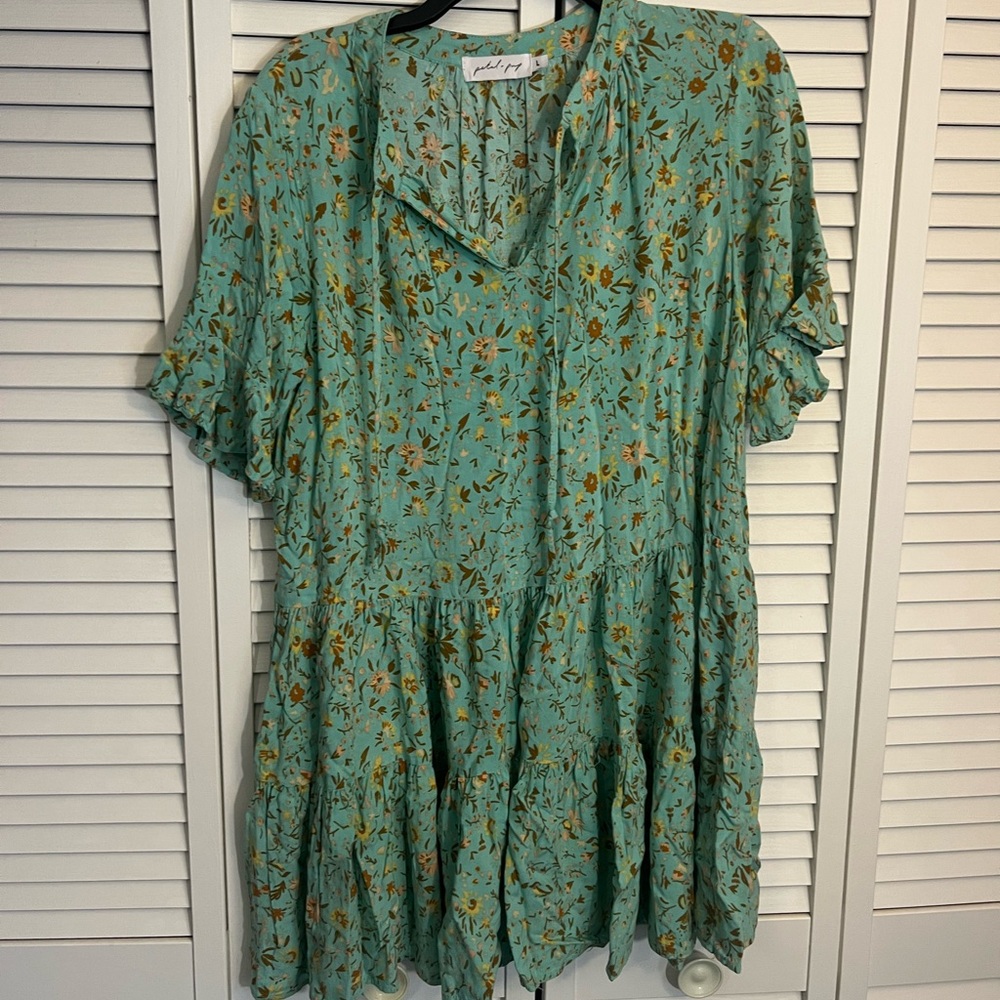 petal & pup | size large floral ruffle dress